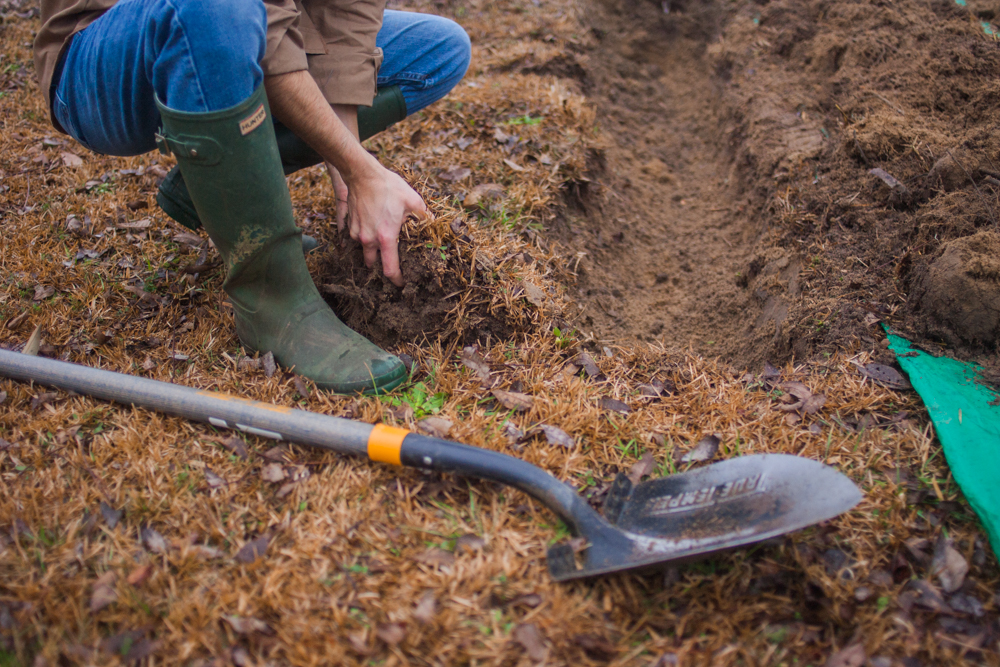How To Dig A Garden Patch Using Only A Shovel Man Made Diy
